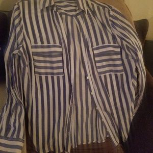 Bleu shirt with white stripes